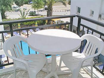 Renos Hotel Apts Polis Exterior photo