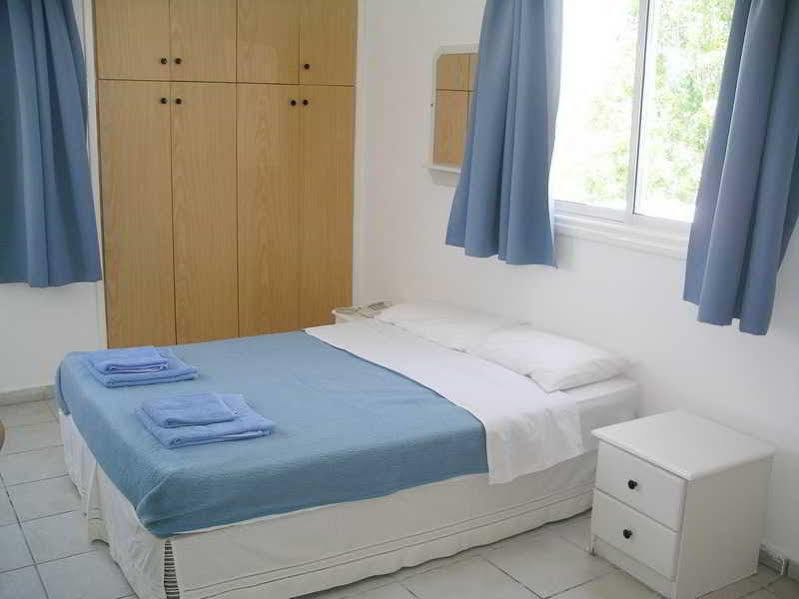 Renos Hotel Apts Polis Exterior photo