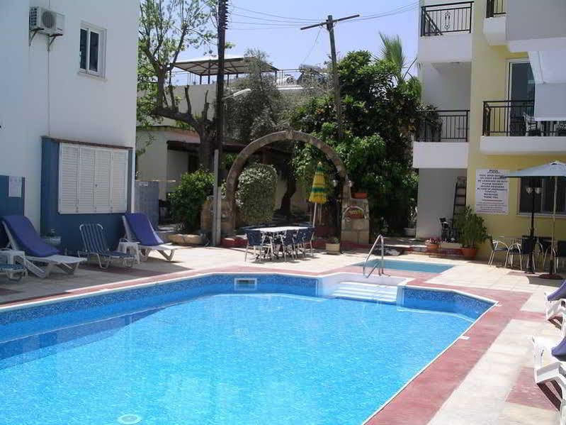 Renos Hotel Apts Polis Exterior photo